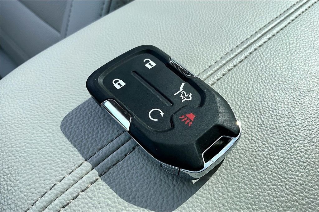 Used 2023 White GMC Denali image 10