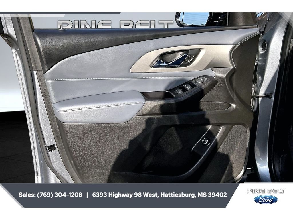 Used 2020 Satin Steel Metallic Chevrolet LT Cloth image 17