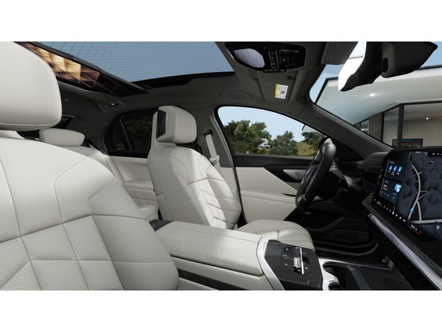 New 2027 Tanzanite Blue II Metallic BMW 740 image 9