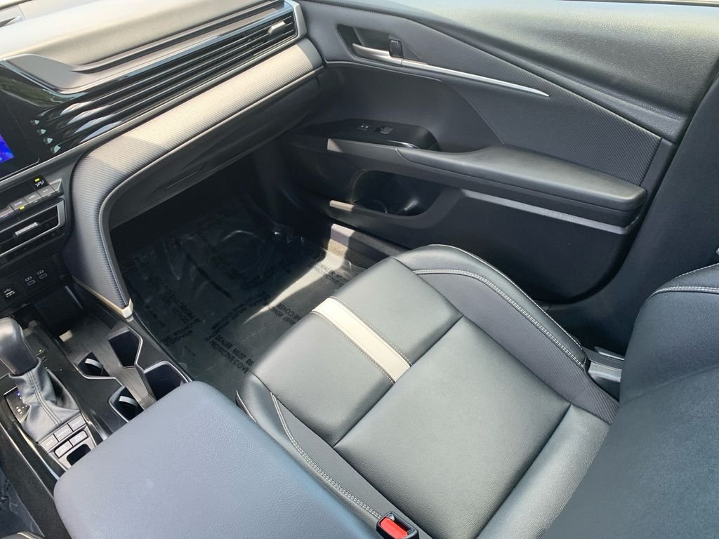 Used 2025 White Toyota SE image 27