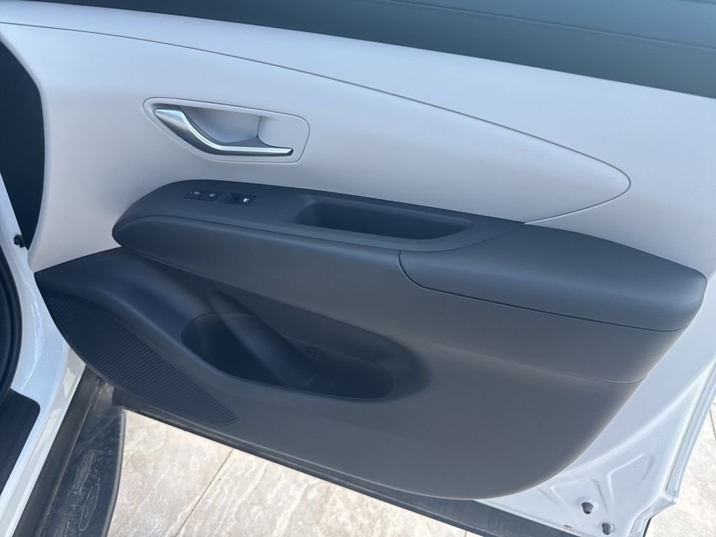 New 2026 White Hyundai SE image 34