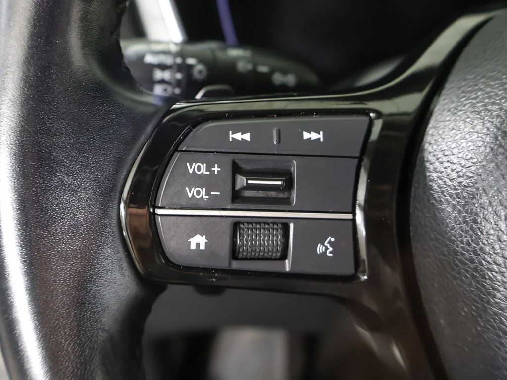 Used 2023 White Honda EX-L image 44