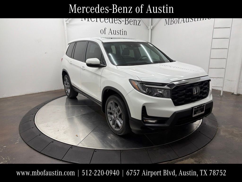 Used 2023 White Honda EX-L image 1
