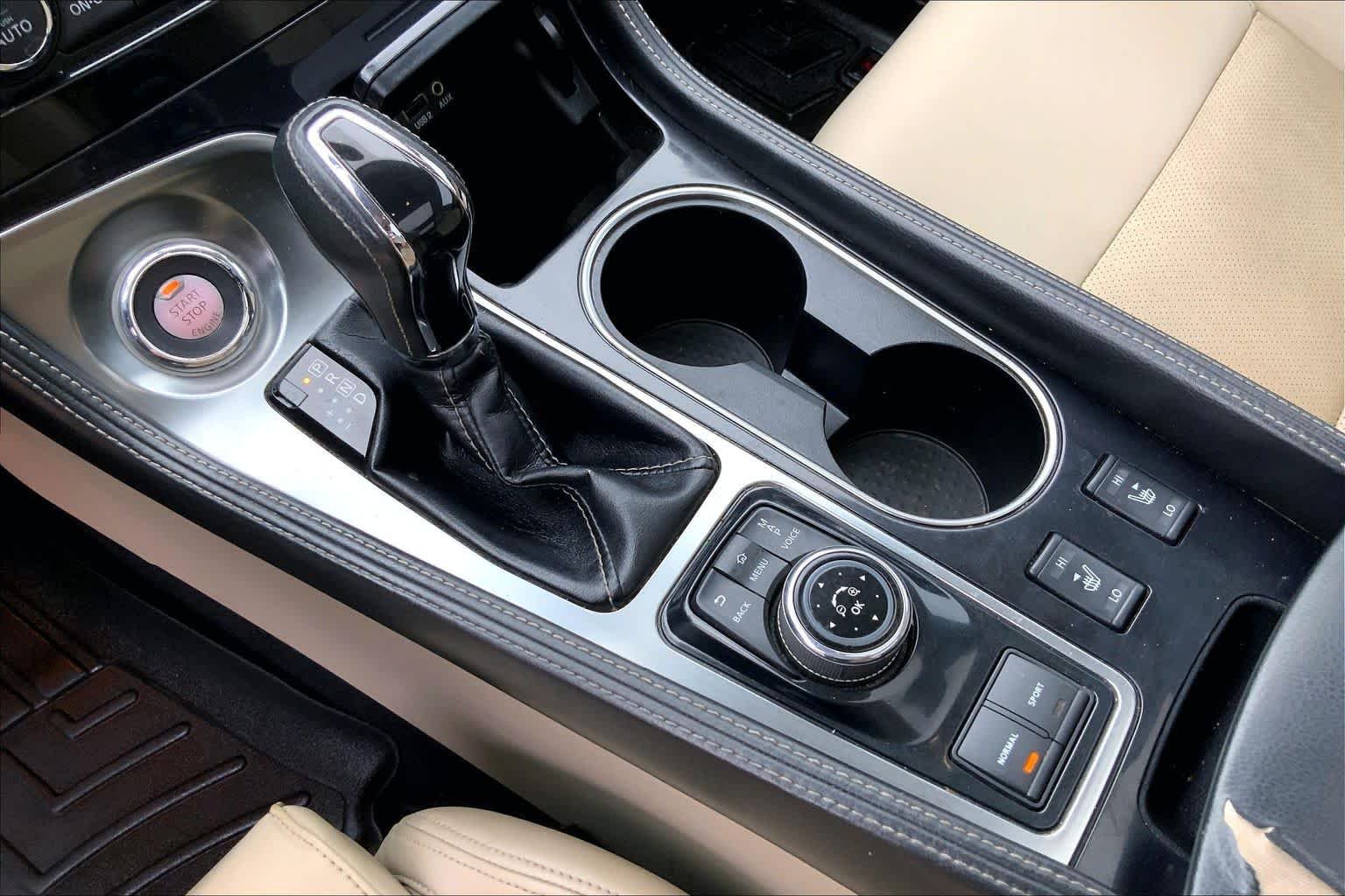 Used 2017 Pearl White Nissan SL image 17