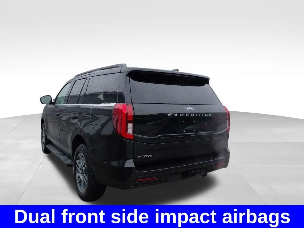 Used 2025 Black Metallic Ford Active image 13