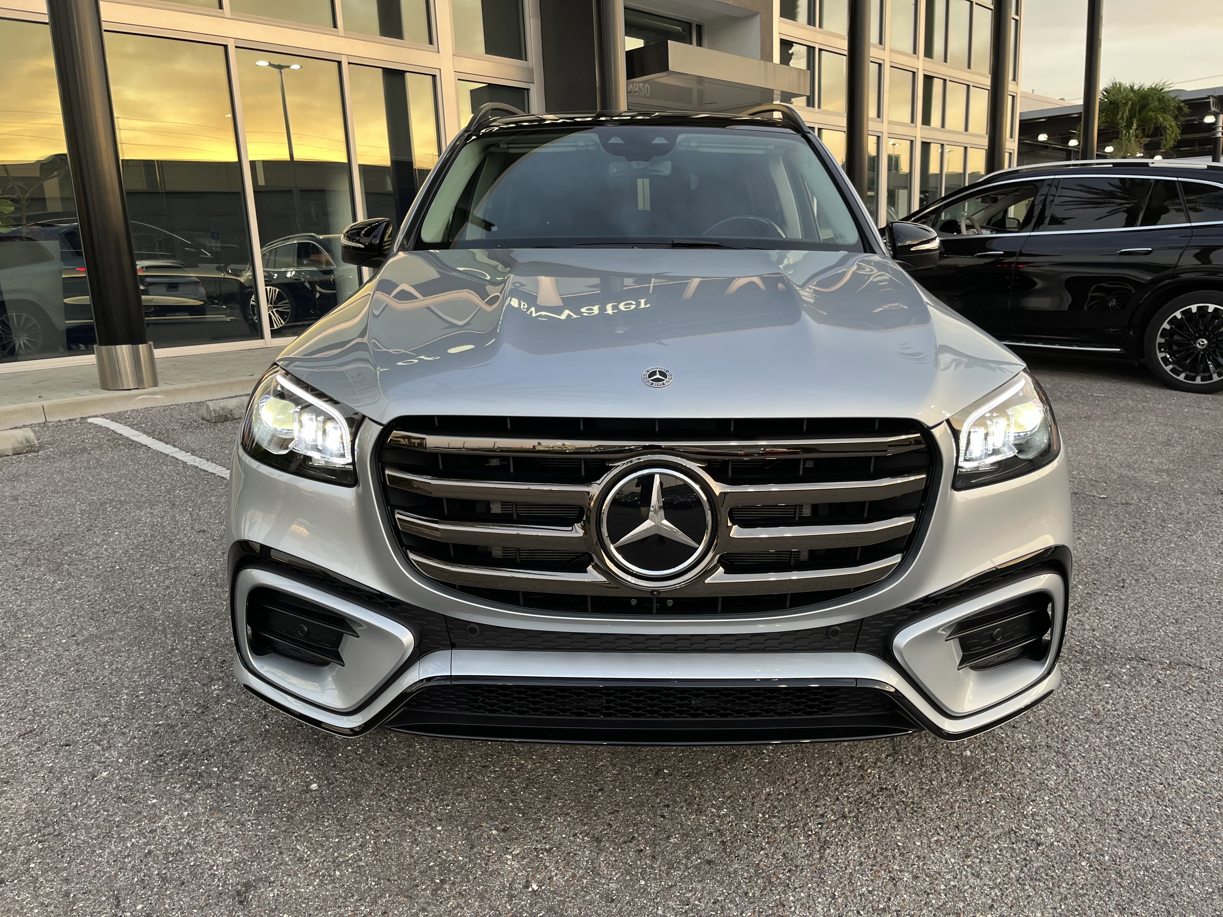 New 2026 CIRRUS SILVER Mercedes-Benz GLS 450 image 9