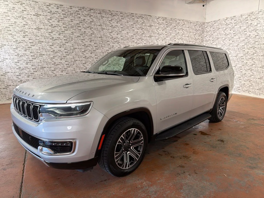 Used 2024 Silver Zynith Jeep Series II image 3