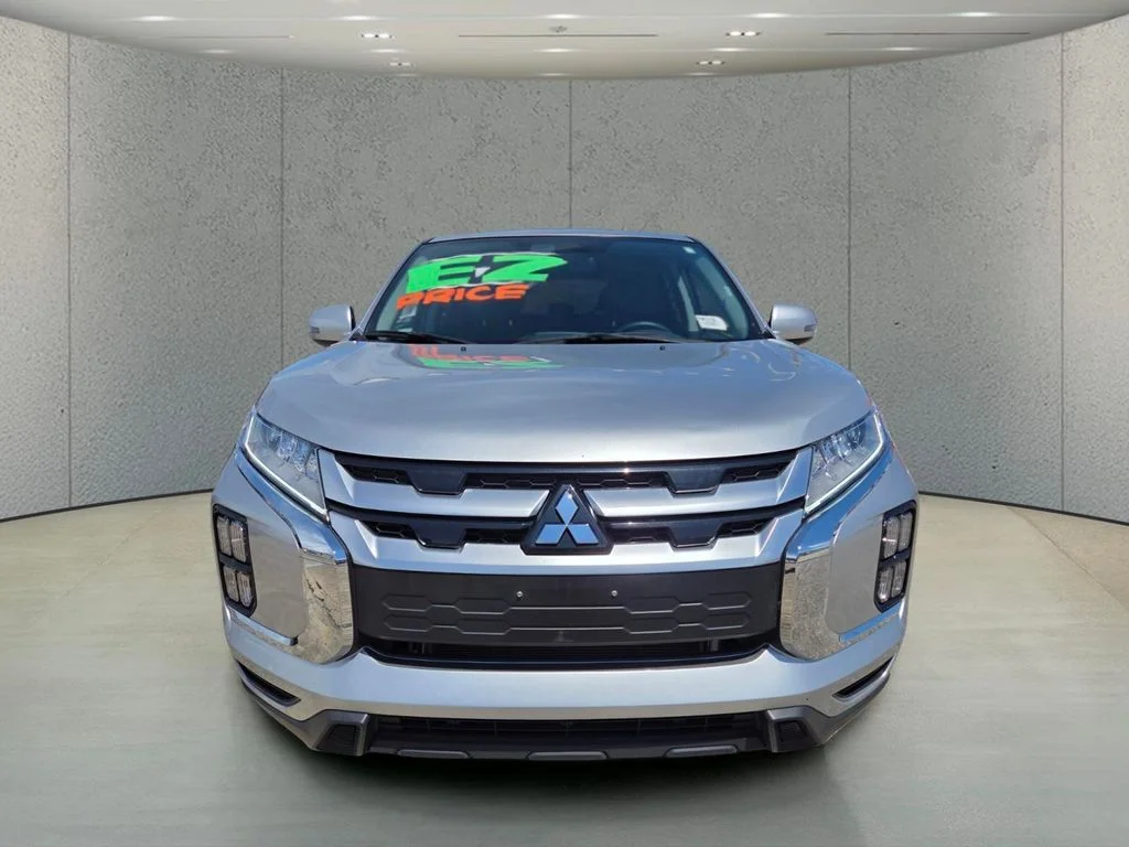 Used 2025 Silver Mitsubishi 2.0 SE image 8