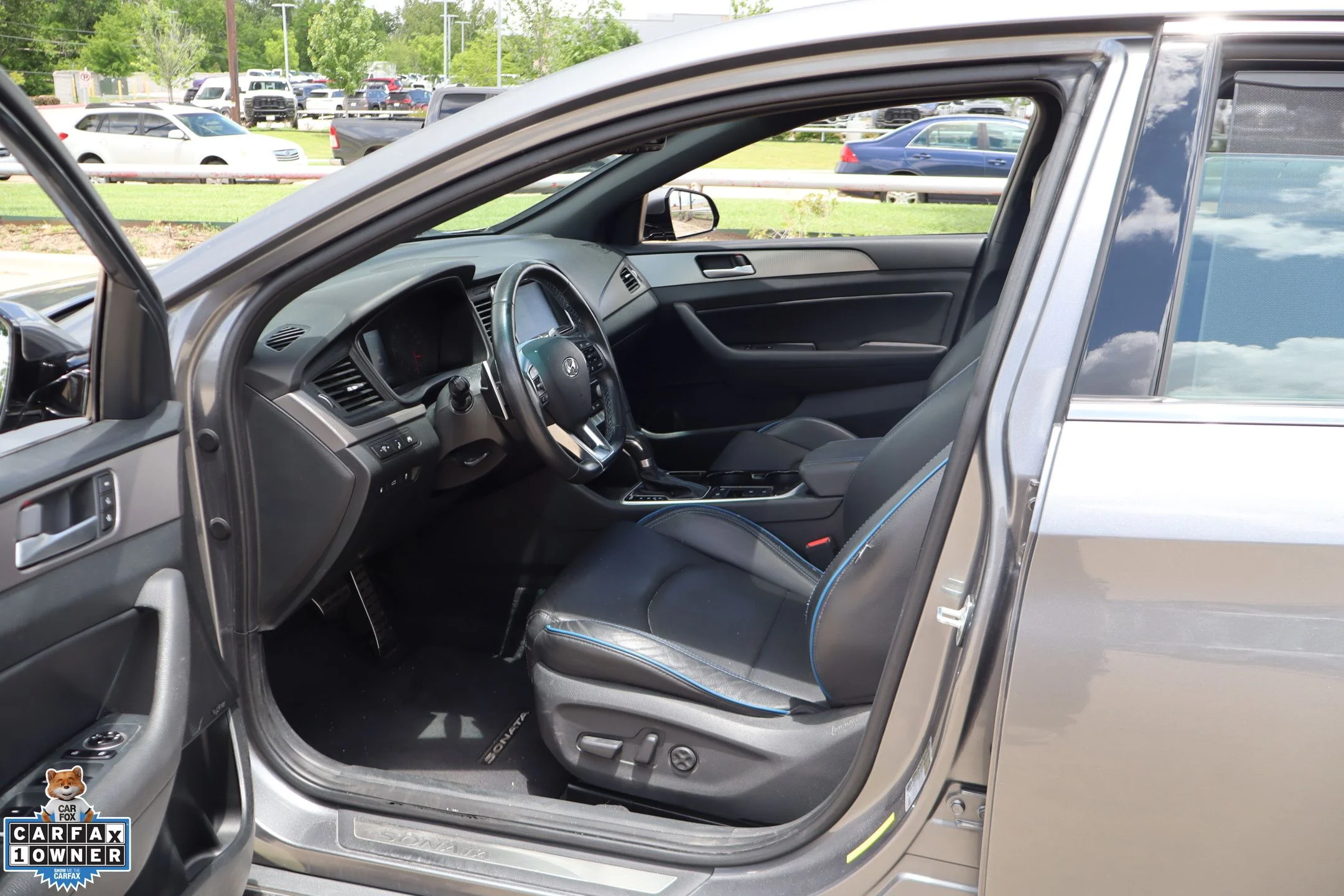 Used 2018 Gray Hyundai Limited image 27