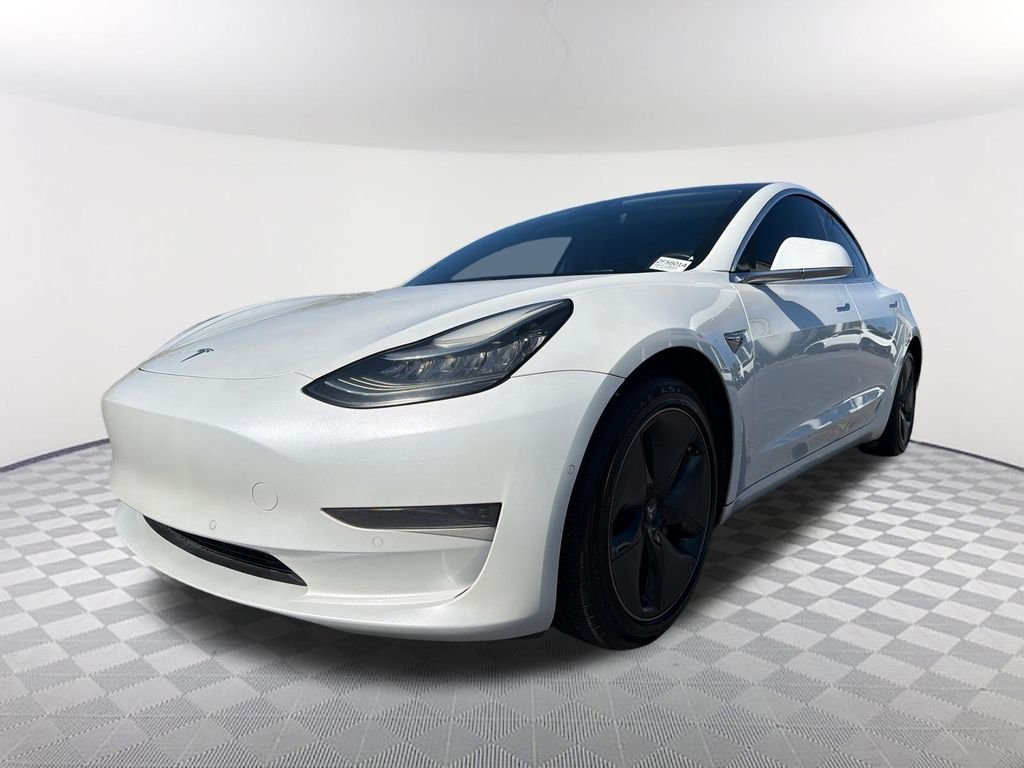 2020 Tesla Model 3 Standard Range Plus's photo