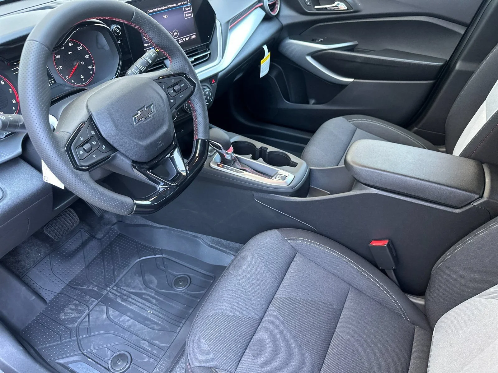 2026 Chevrolet Trax RS - Photo 10