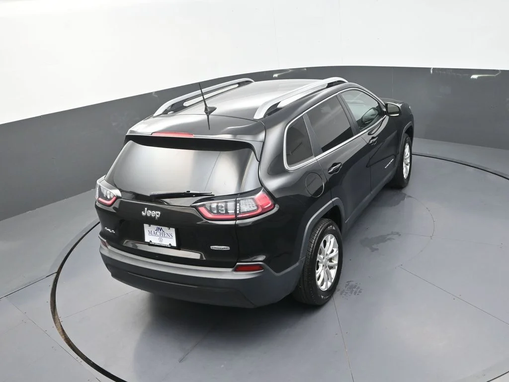 Used 2019 Black Jeep Latitude image 19