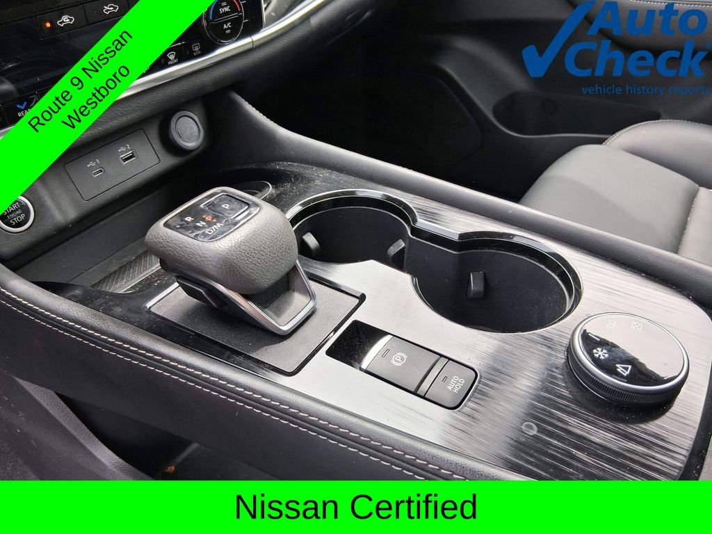 Used 2023 White Nissan SL image 17