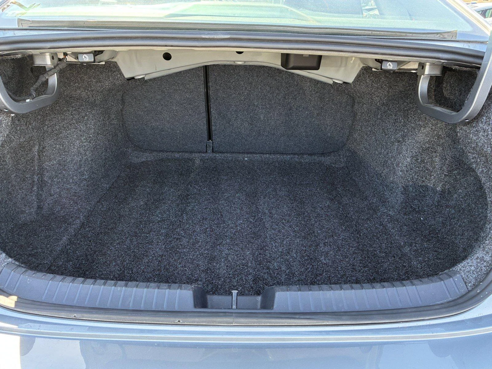Used 2025  Volkswagen S image 14