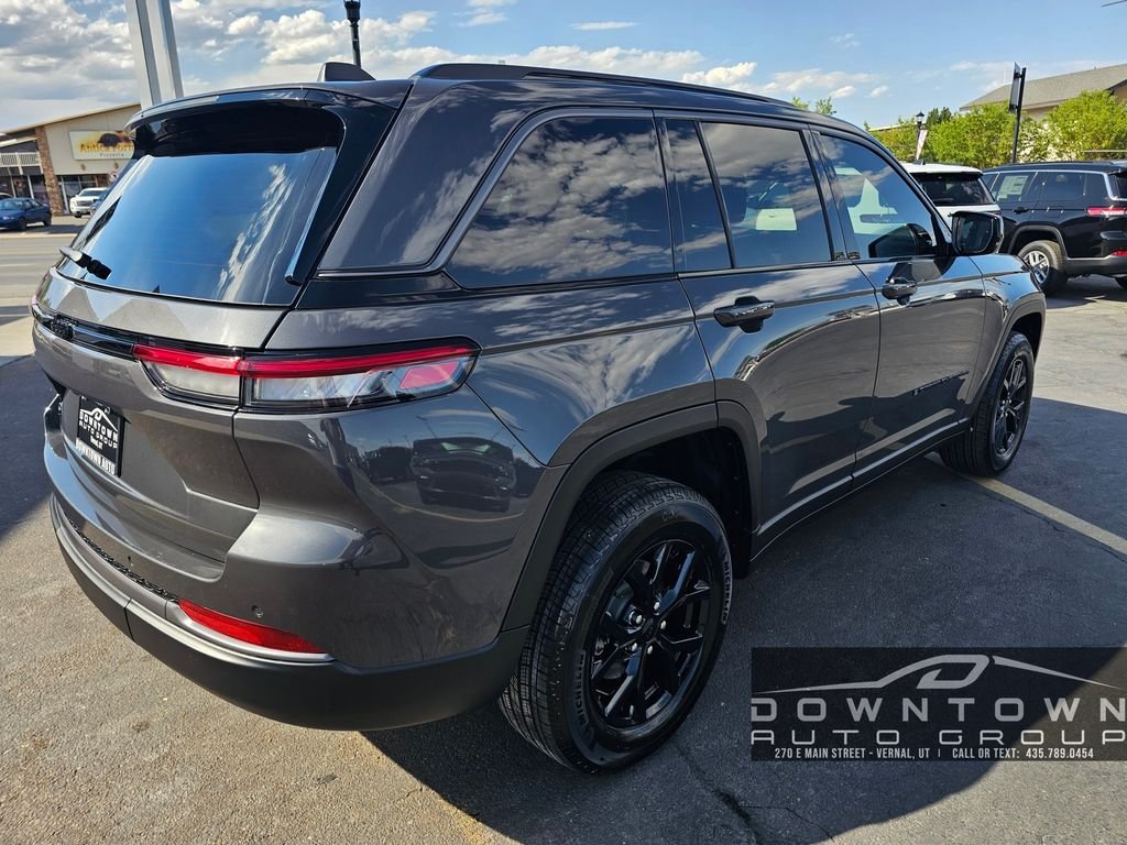 New 2026 Baltic Gray Metallic Clearcoat Jeep Altitude image 3