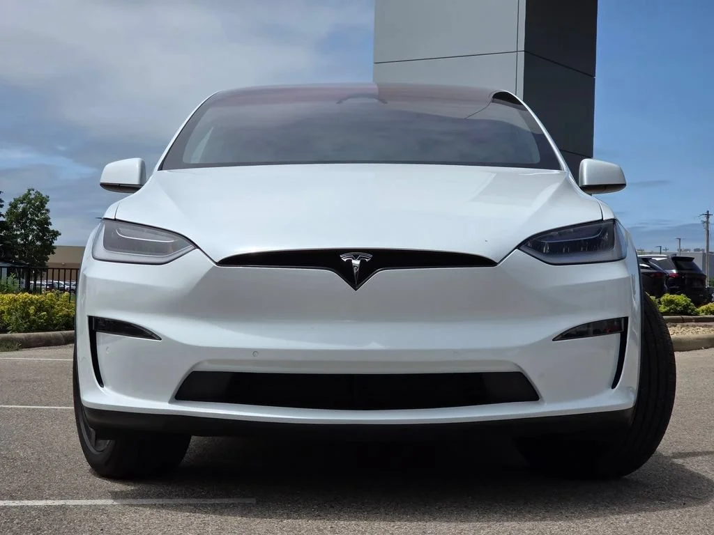 Used 2023 Pearl White Multi-Coat Tesla Standard Range image 3