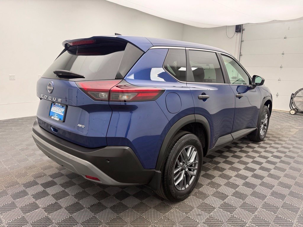 Used 2023 Blue Nissan S image 8