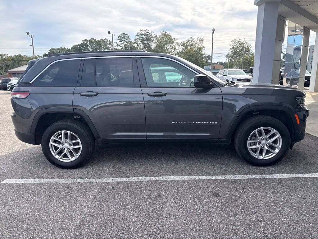 Used 2025 Gray Jeep Laredo X image 14