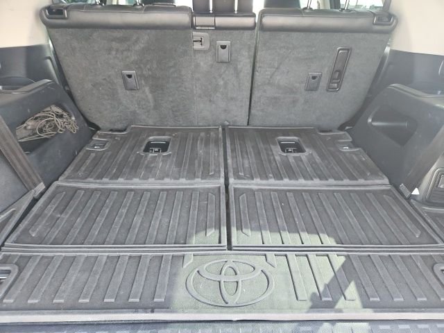 Used 2017 White Toyota  image 12