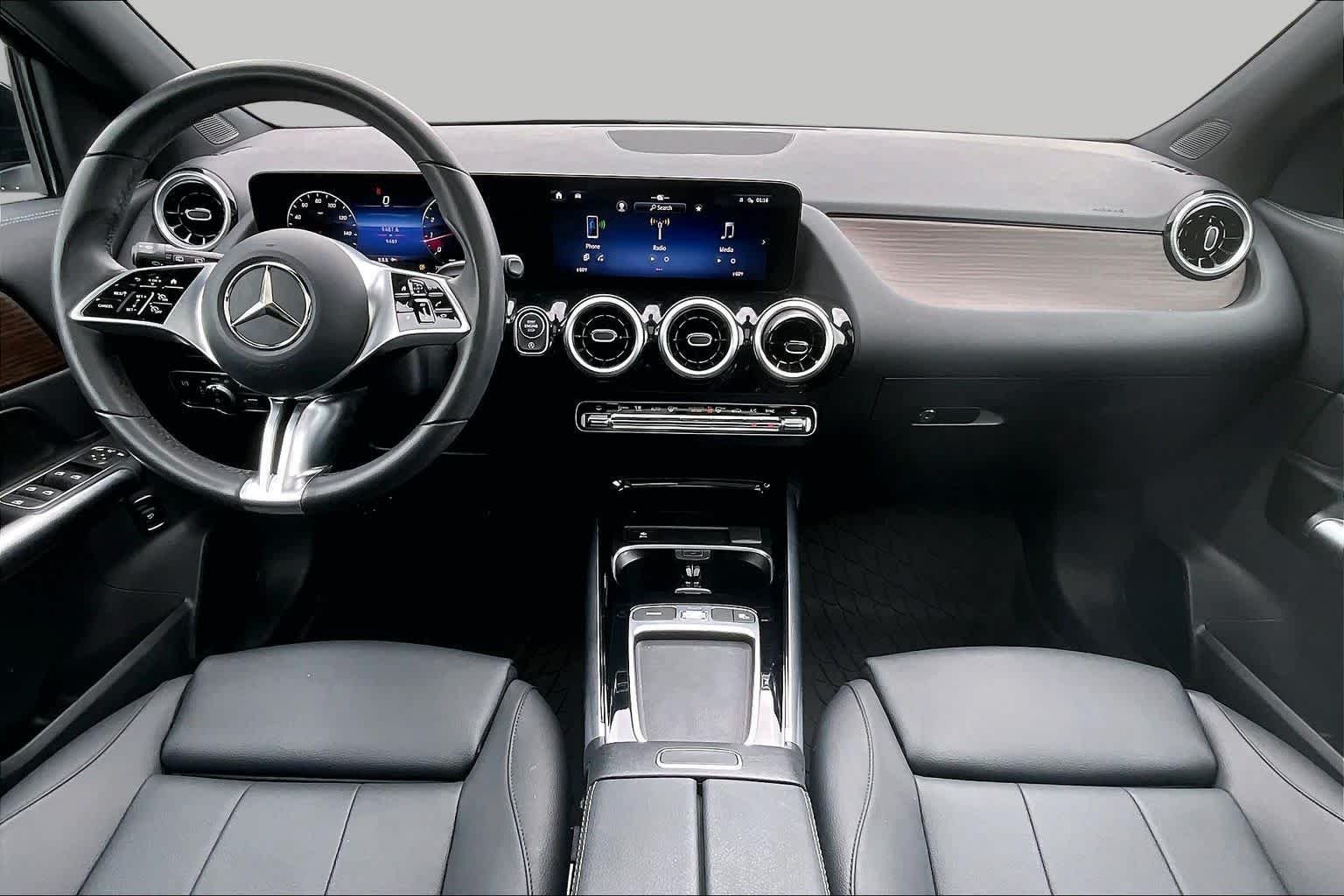 Used 2026 Cosmos Black Metallic Mercedes-Benz GLA 250 image 15