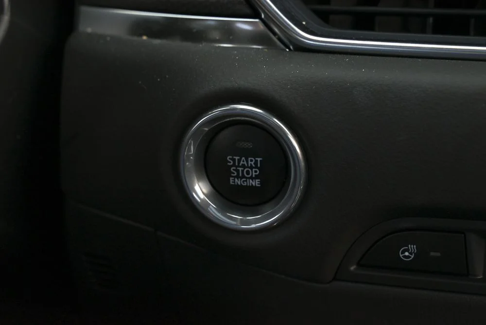 Certified Used 2025 White Mazda 2.5 Turbo Premium image 31