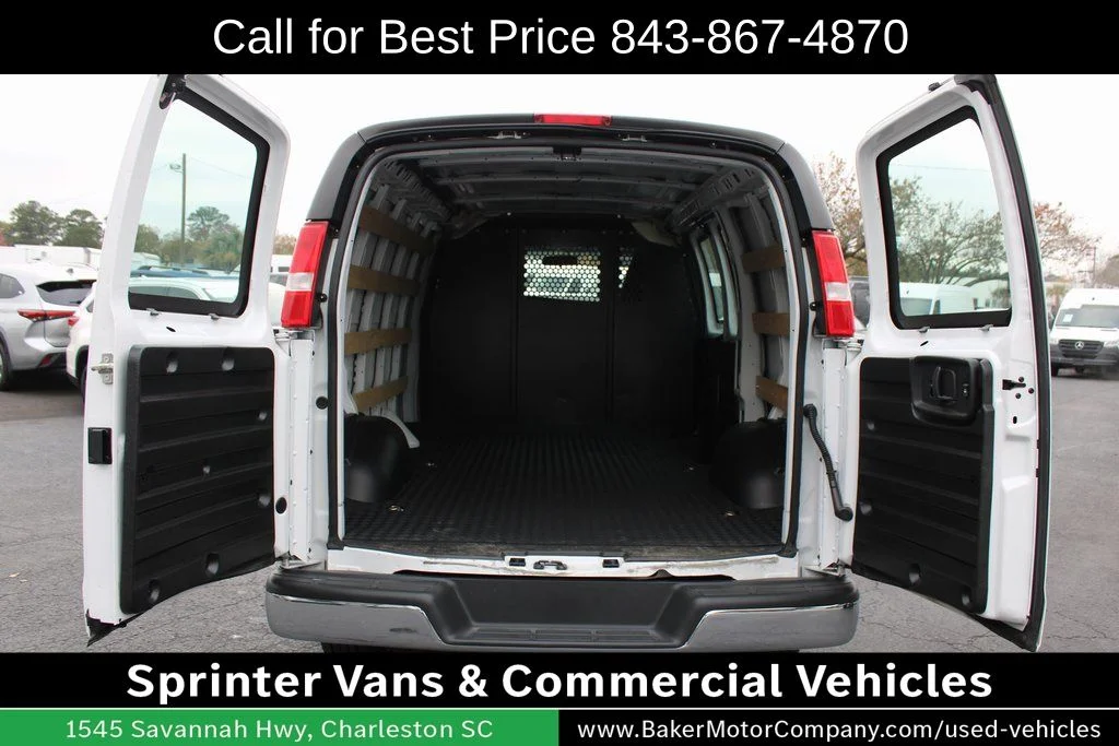 2023 GMC Savana Cargo Work Van - Photo 28