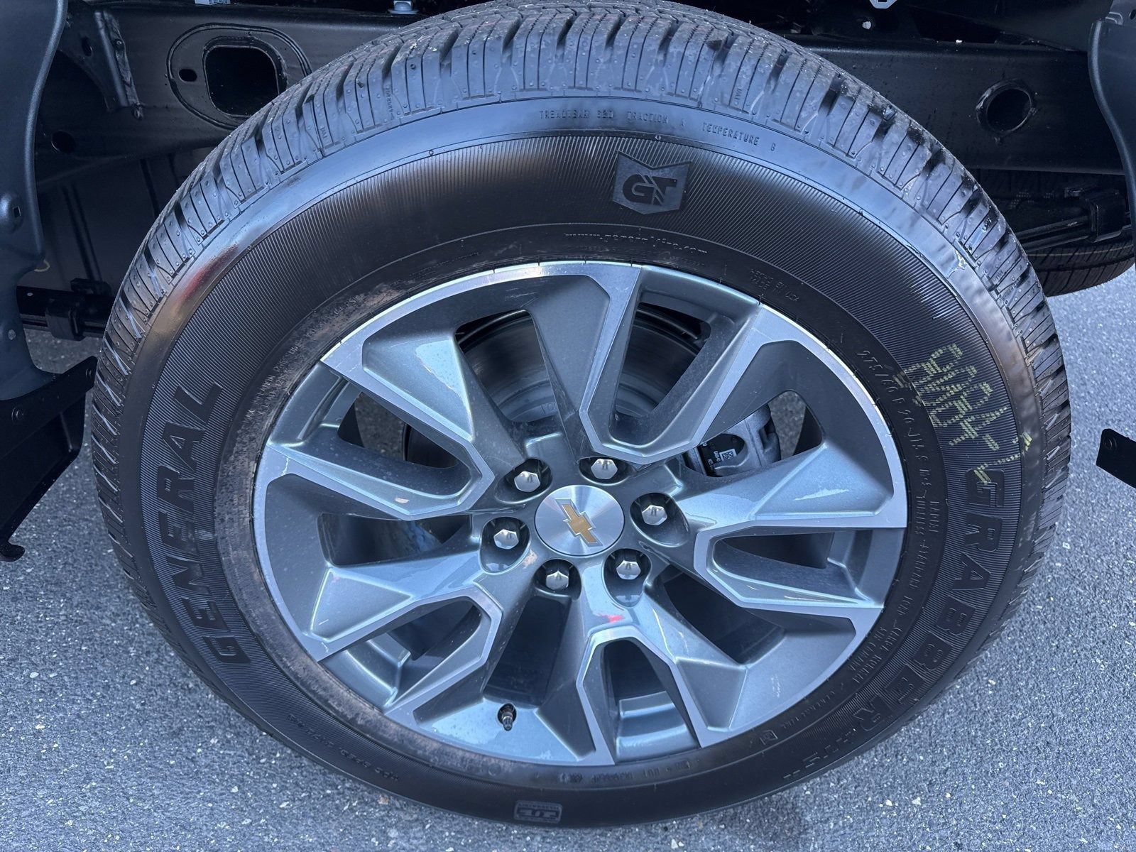 New 2026 Sterling Gray Metallic Chevrolet LT (2FL) with Convenience Package - Trailering Package - 20in Grazen Wheels image 10