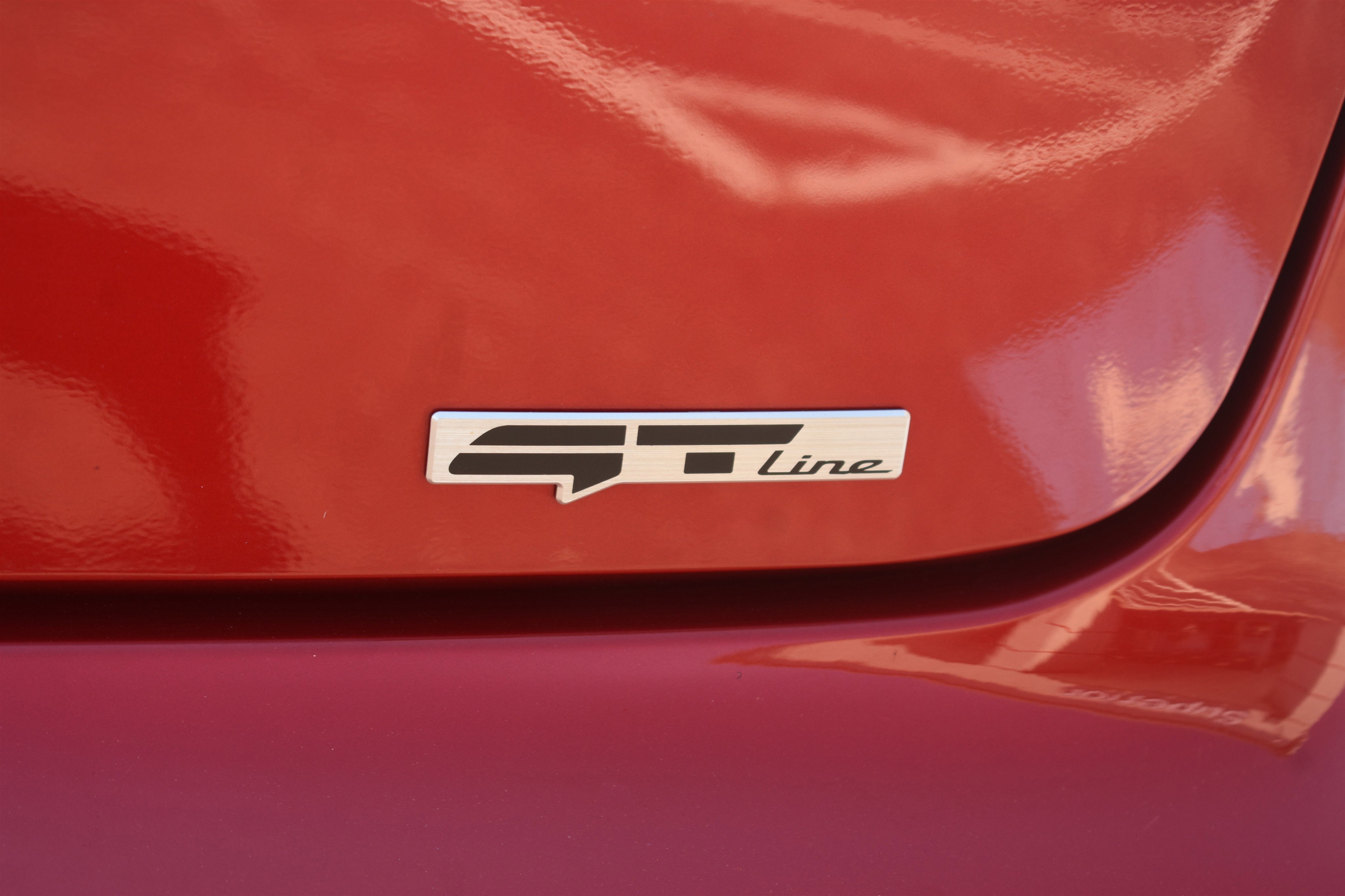 Used 2025 Currant Red Kia GT-Line image 8