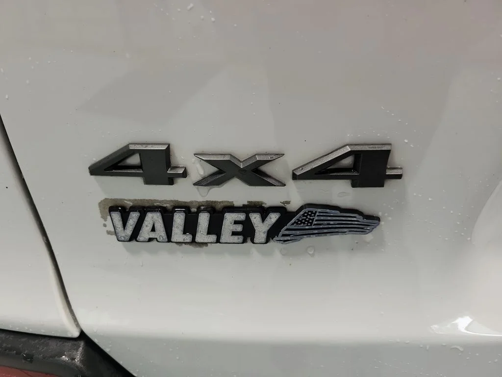Used 2022 White Jeep Trailhawk image 16