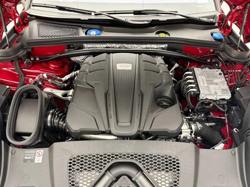 2026 Porsche Macan GTS - Photo 38