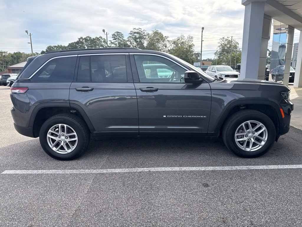 Used 2025 Gray Jeep Laredo X image 14