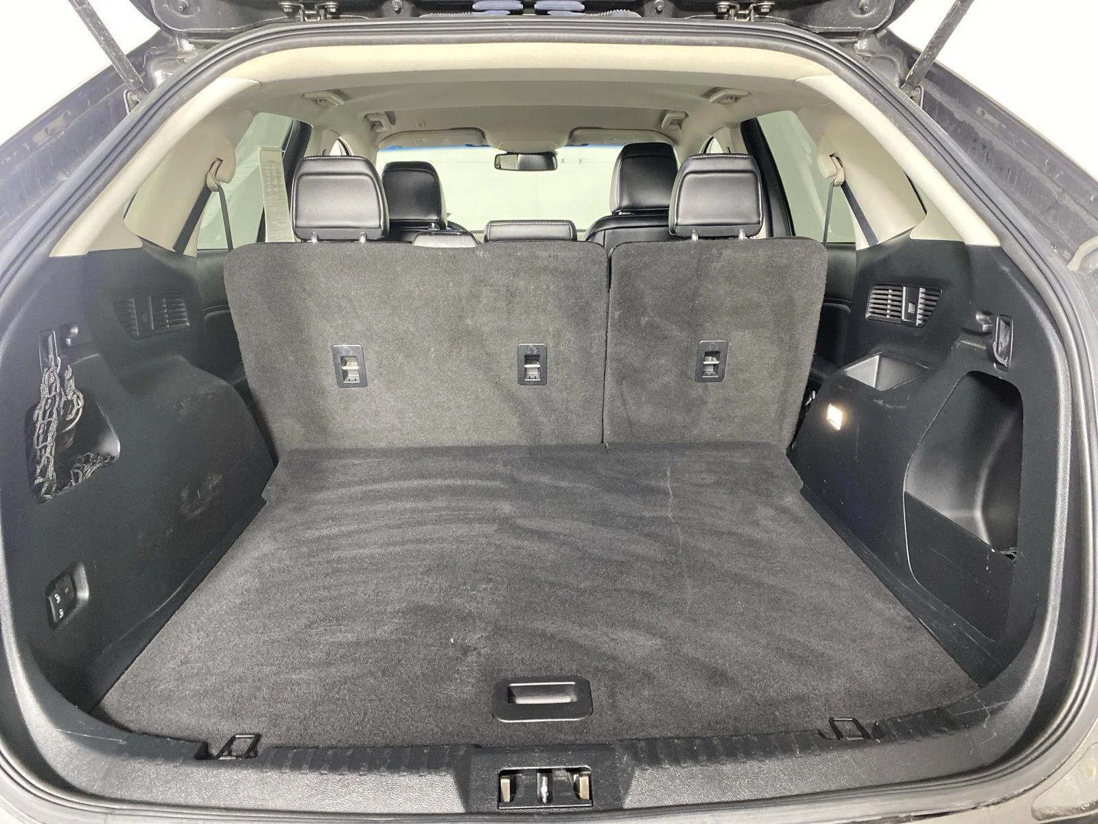 Used 2020  Ford SEL image 24