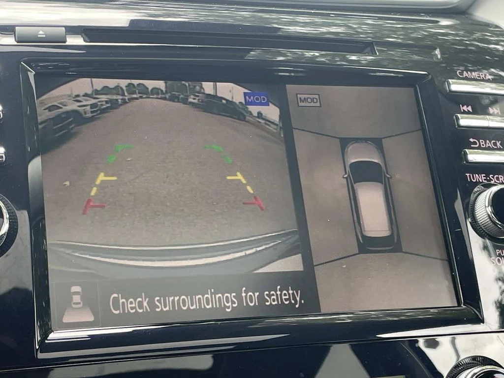 Used 2019 Blue Nissan Platinum image 16