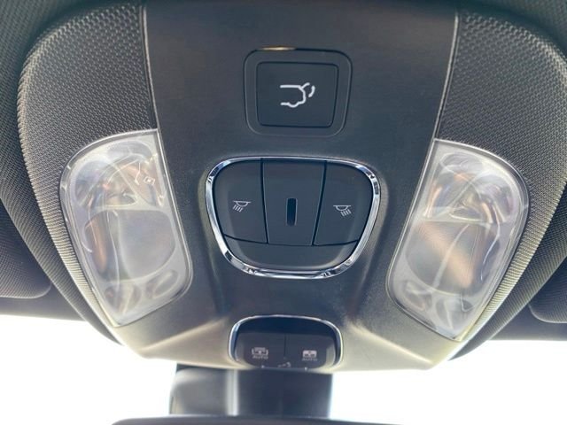 Used 2025 White Jeep Limited image 17