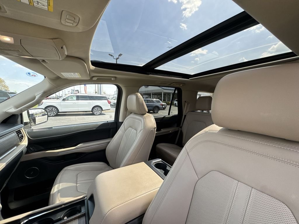 Used 2024 White Ford Limited image 22