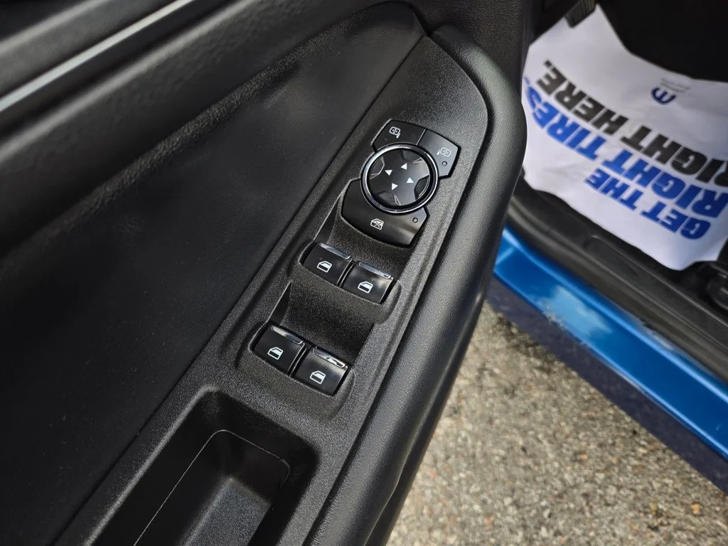 Used 2021 Blue Ford SE image 12