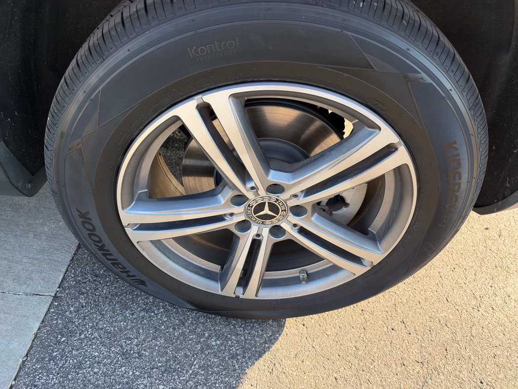 Certified Used 2022 Blue Mercedes-Benz GLC 300 image 7