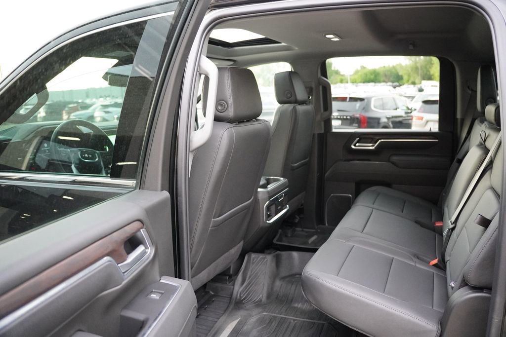2025 GMC Sierra 3500HD SLT - Photo 17