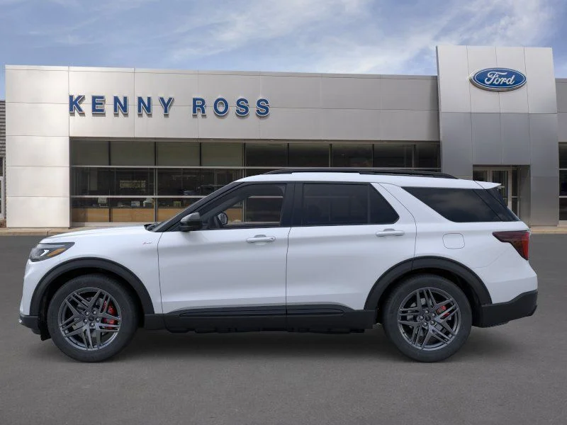 New 2026 Space White Metallic Ford ST-Line image 4