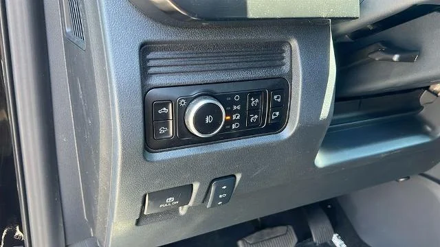 New 2026 Agate Black Metallic Ford F-250® Lariat® image 35