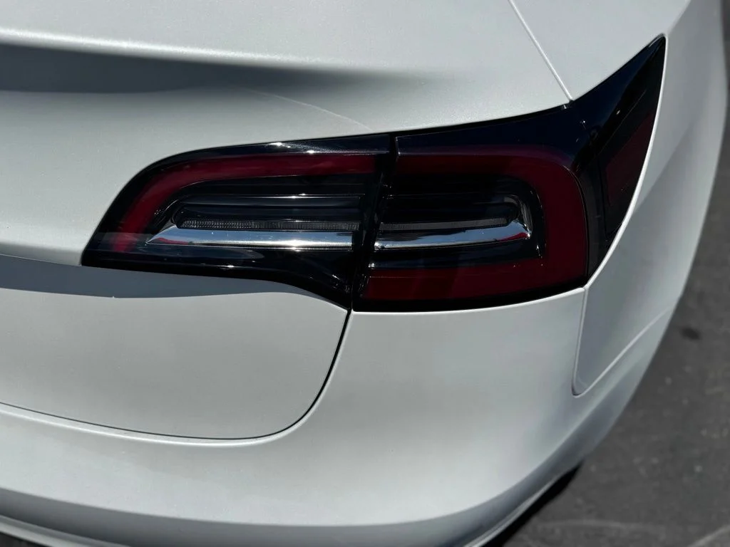 Used 2023  Tesla Base image 21