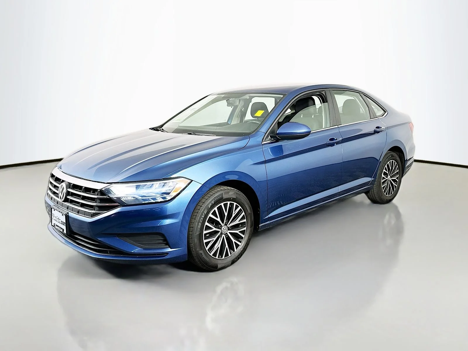 Used 2021 Blue Volkswagen 1.4T SE image 4