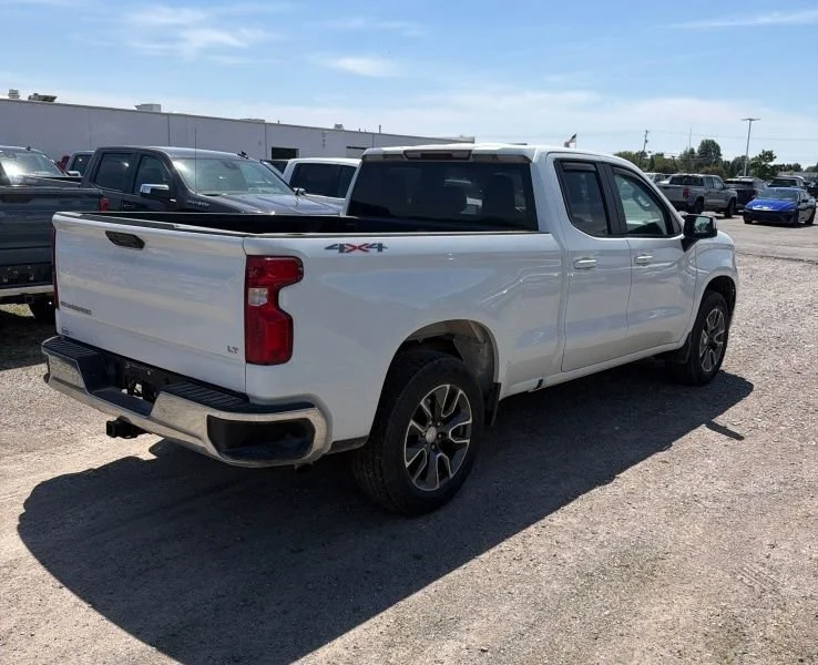 Used 2023 Summit White Chevrolet LT (2FL) image 2