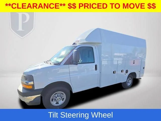 New 2025 Summit White Chevrolet 1WT image 11