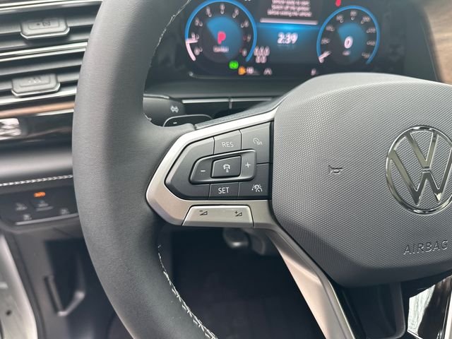 New 2026 White/off-white Volkswagen 2.0T SE w/Technology image 18