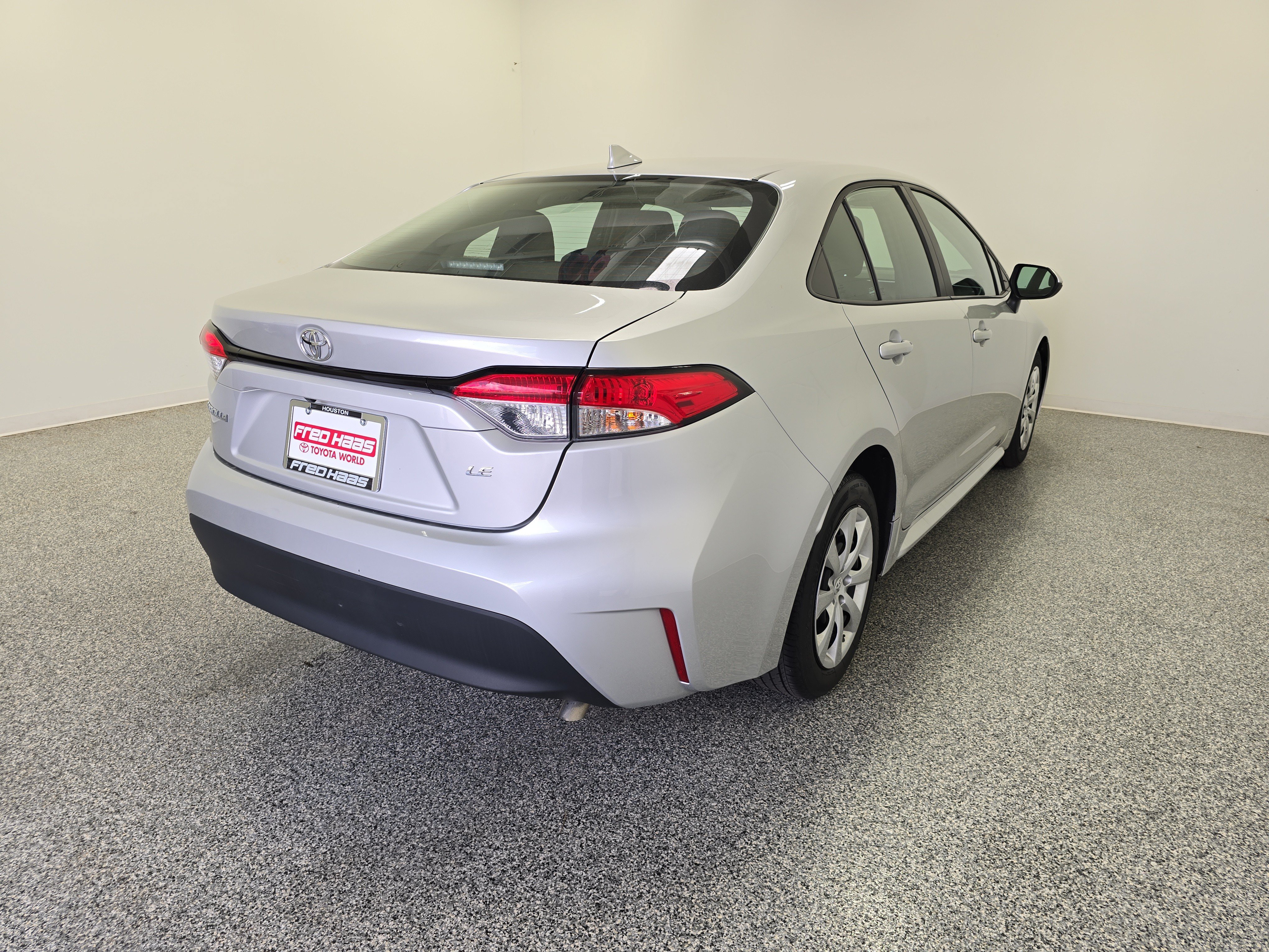 Used 2025 Classic Silver Metallic Toyota LE image 5