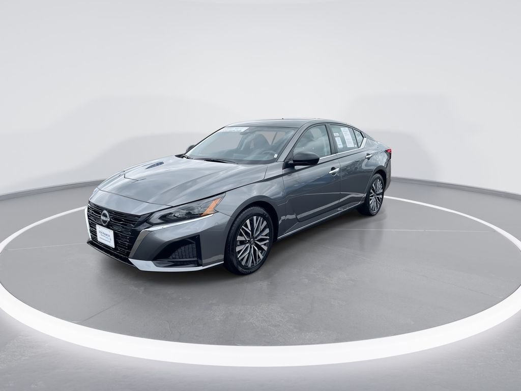 Used 2025 Gun Metallic Nissan 2.5 SV image 4