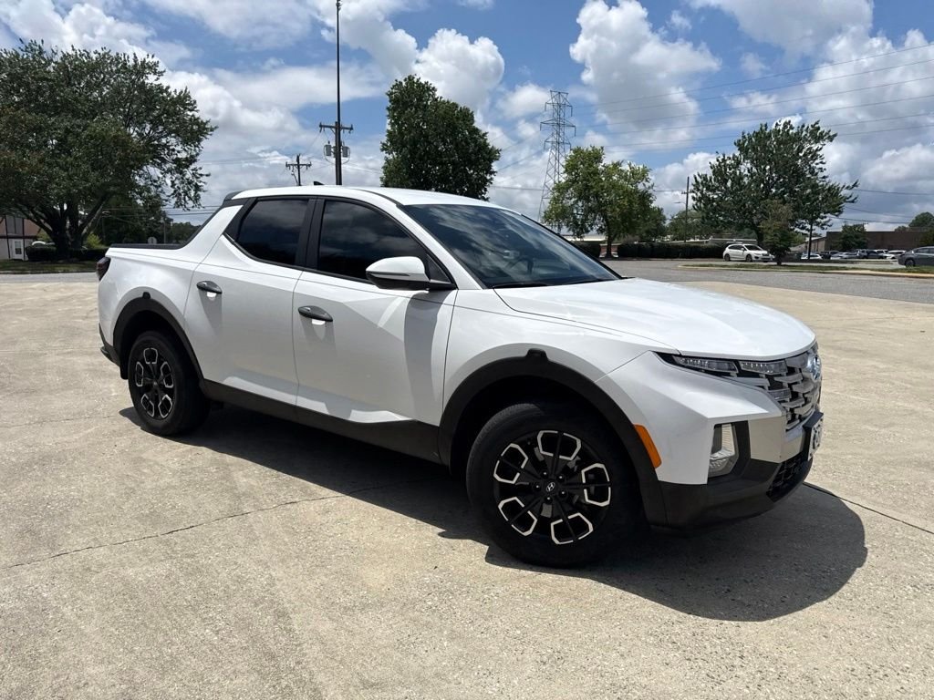 Used 2023 White Hyundai SEL image 2