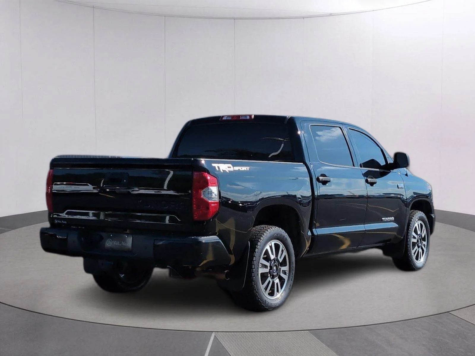 Used 2019 Midnight Black Metallic Toyota SR5 image 7