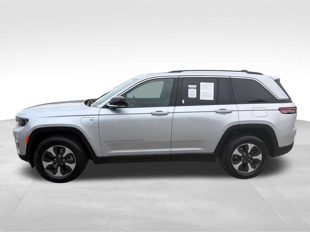 Used 2024 Silver Jeep 4xe image 2